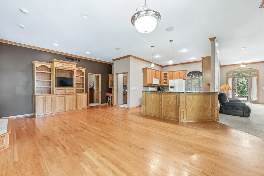 1252 N Hickory Creek Court Wichita KS 67235