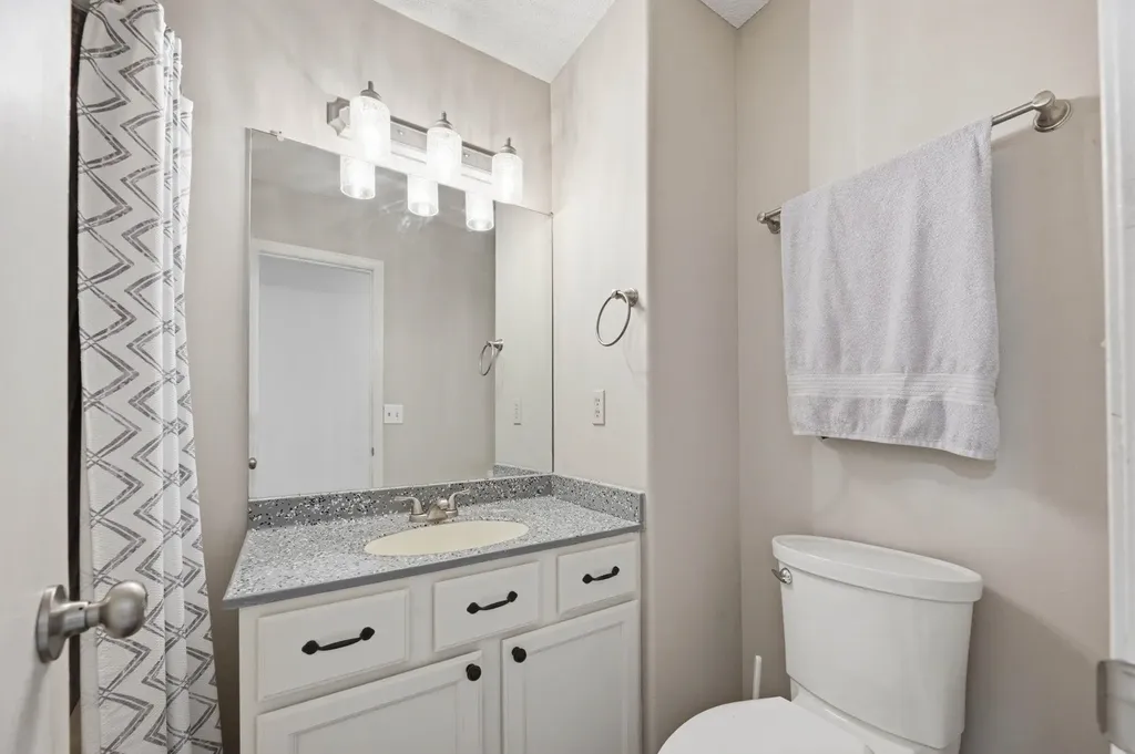 422 N Jaax Court Wichita KS 67235