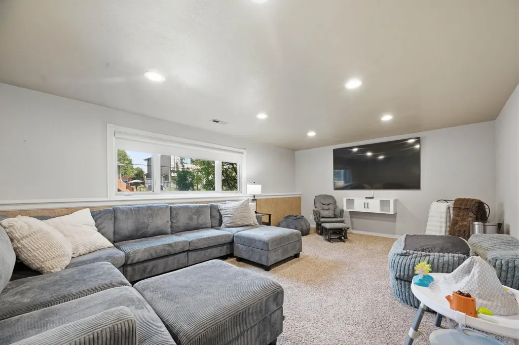 422 N Jaax Court Wichita KS 67235
