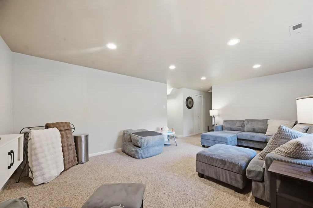 422 N Jaax Court Wichita KS 67235
