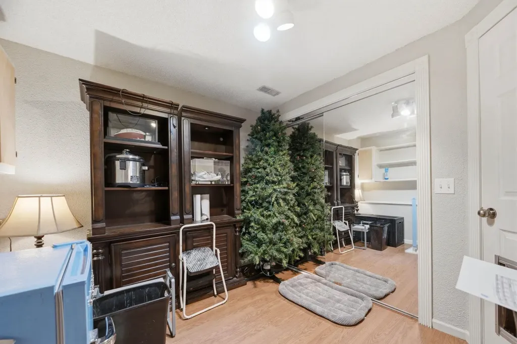 422 N Jaax Court Wichita KS 67235