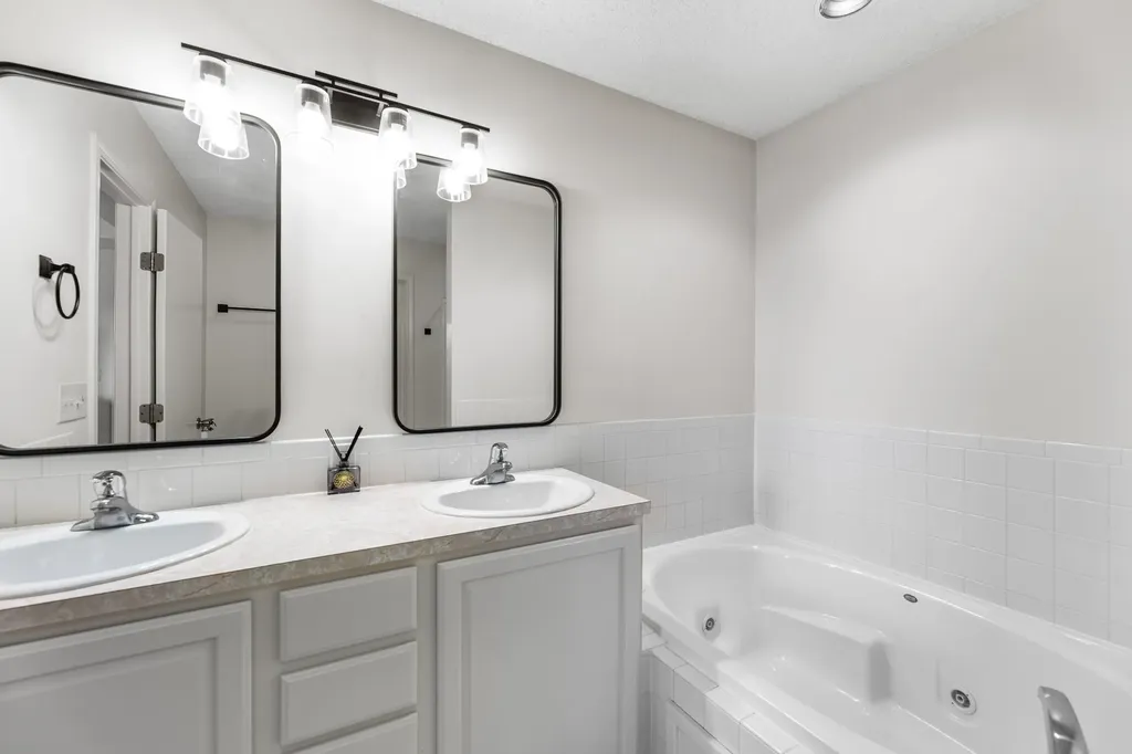 5317 W 44th Street S Wichita KS 67215