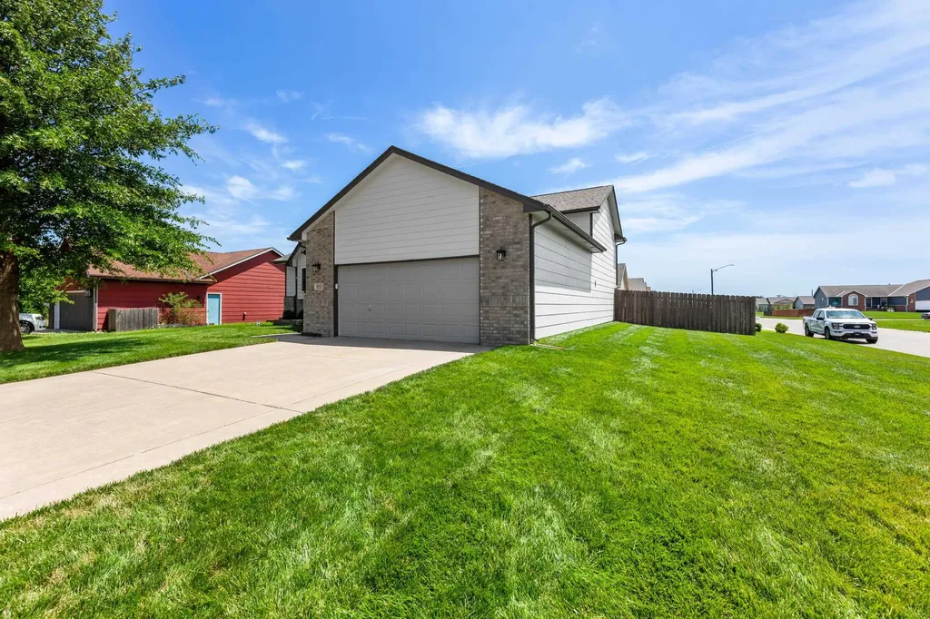 5317 W 44th Street S Wichita KS 67215