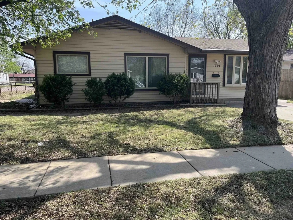 1501 Lotus Wichita KS 67213