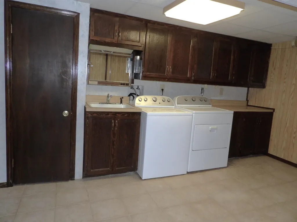 1501 Lotus Wichita KS 67213