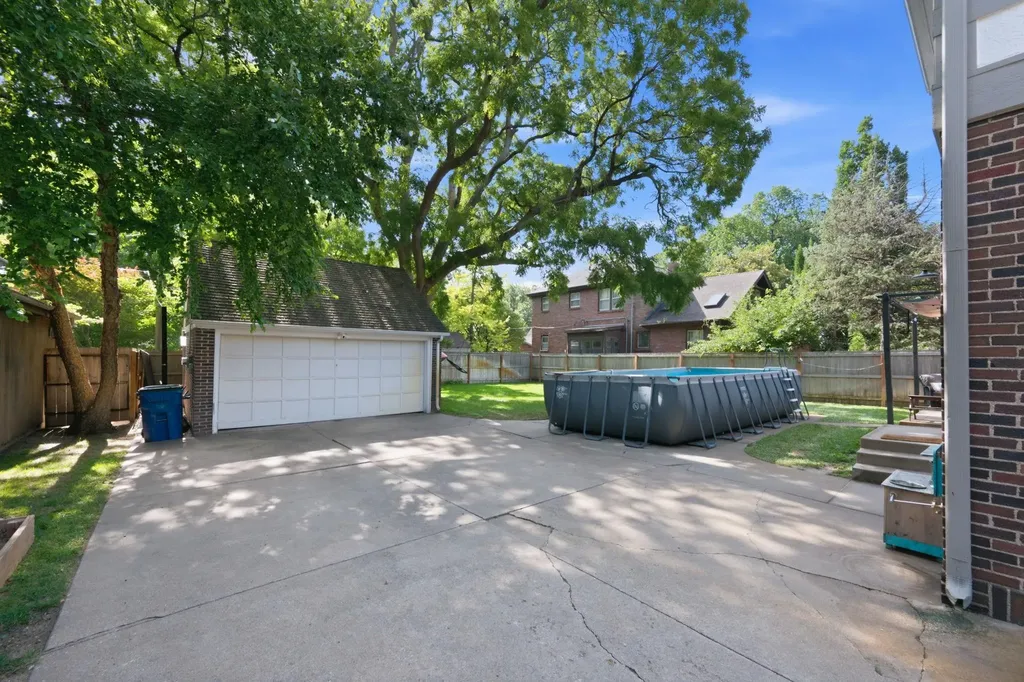 960 N Back Bay Wichita KS 67203