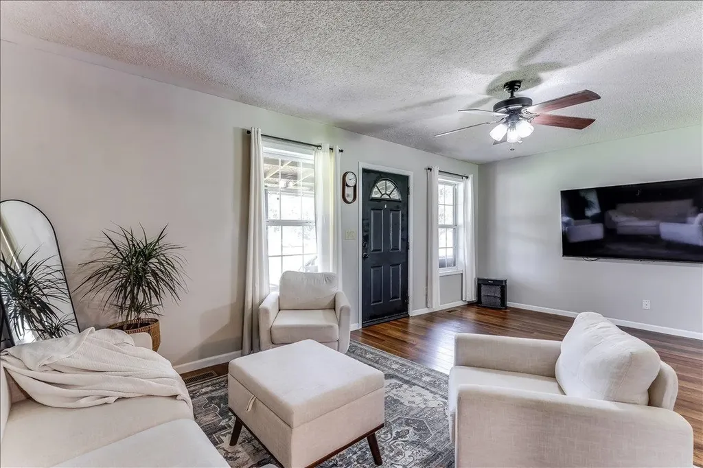 615 E 57th Street S Wichita KS 67216