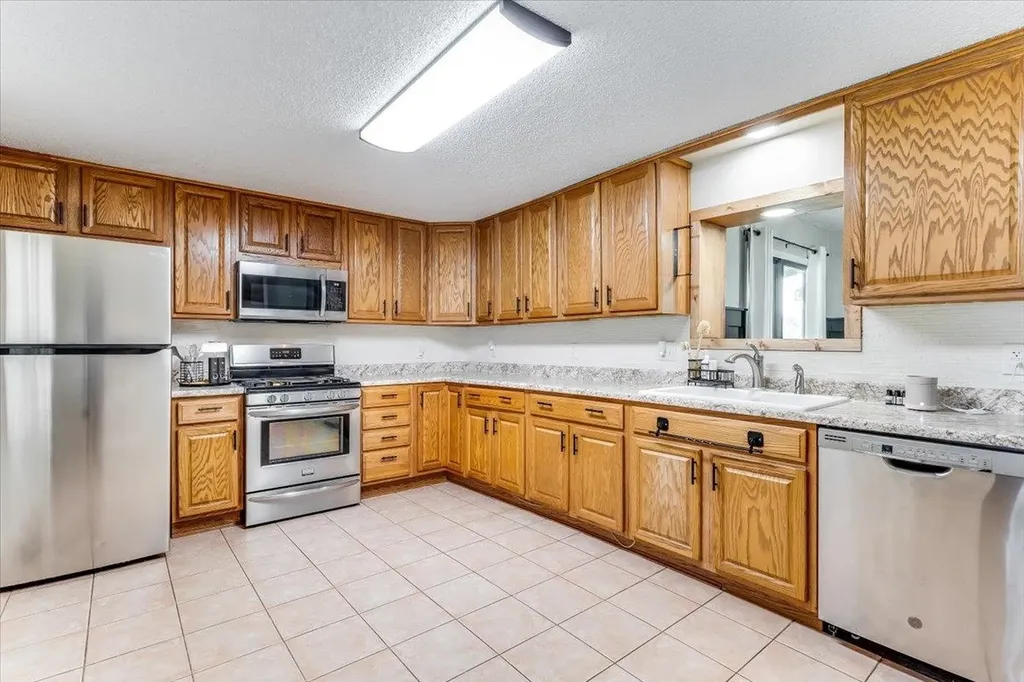 615 E 57th Street S Wichita KS 67216