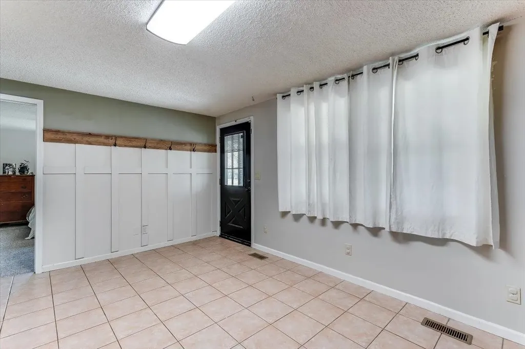 615 E 57th Street S Wichita KS 67216