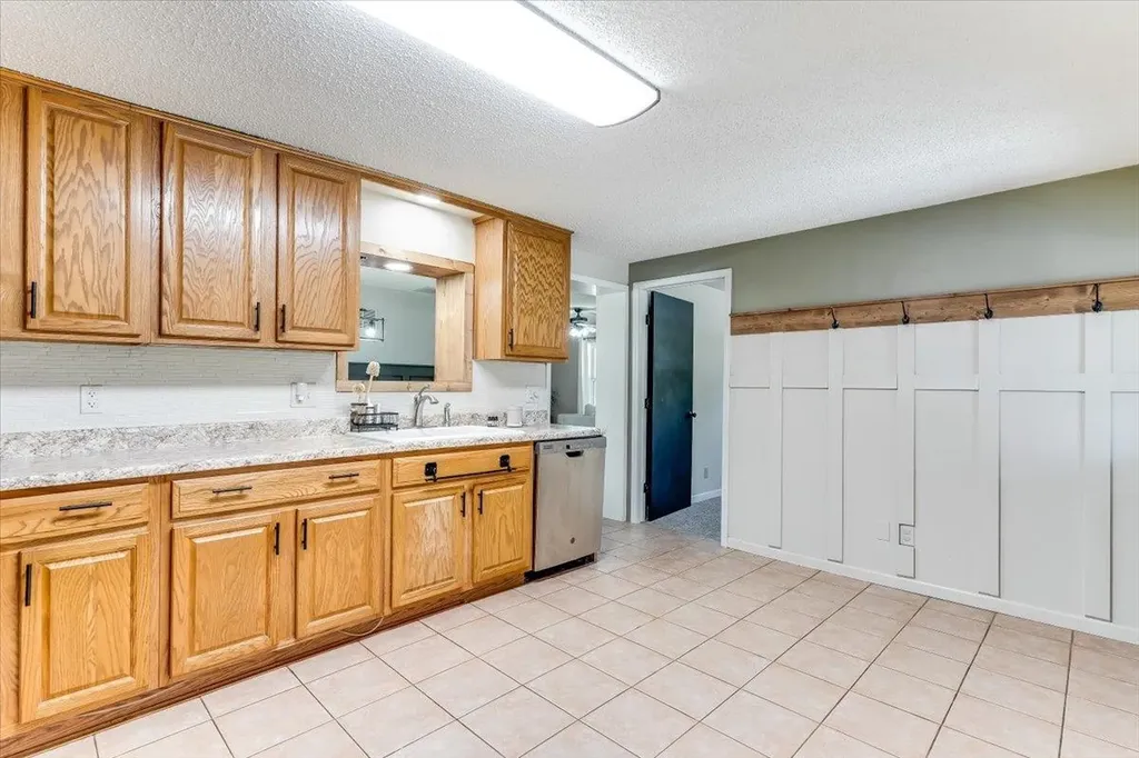 615 E 57th Street S Wichita KS 67216