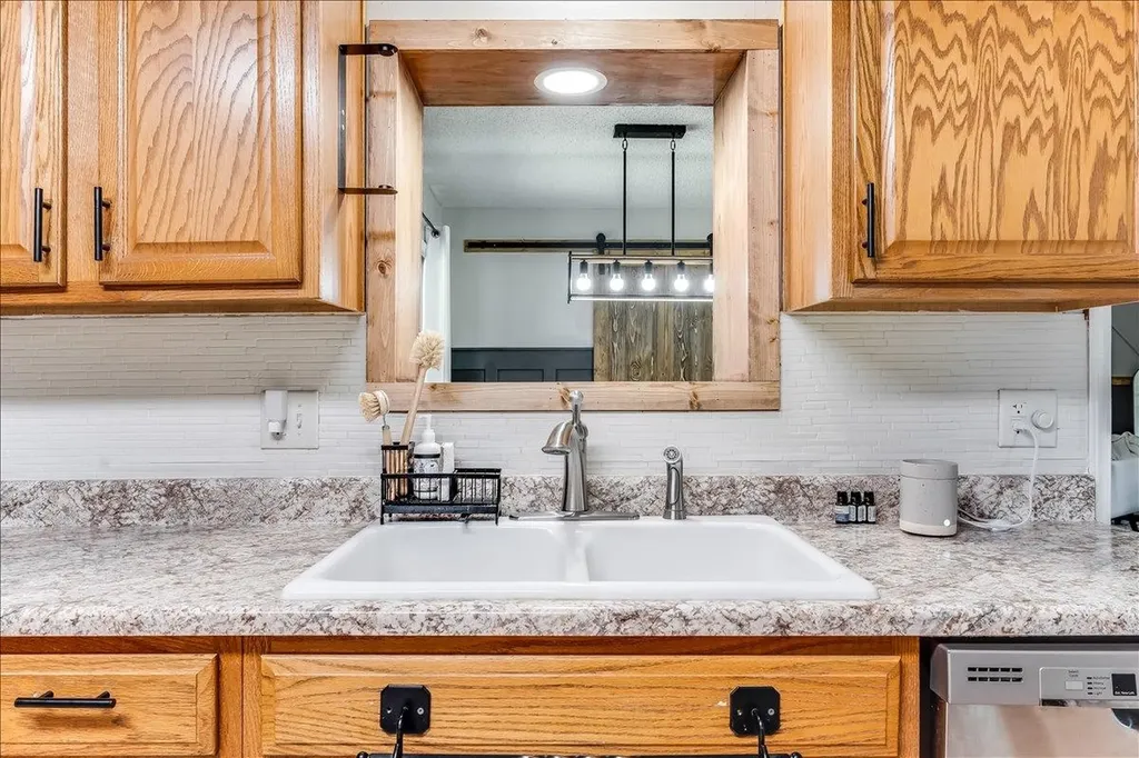 615 E 57th Street S Wichita KS 67216