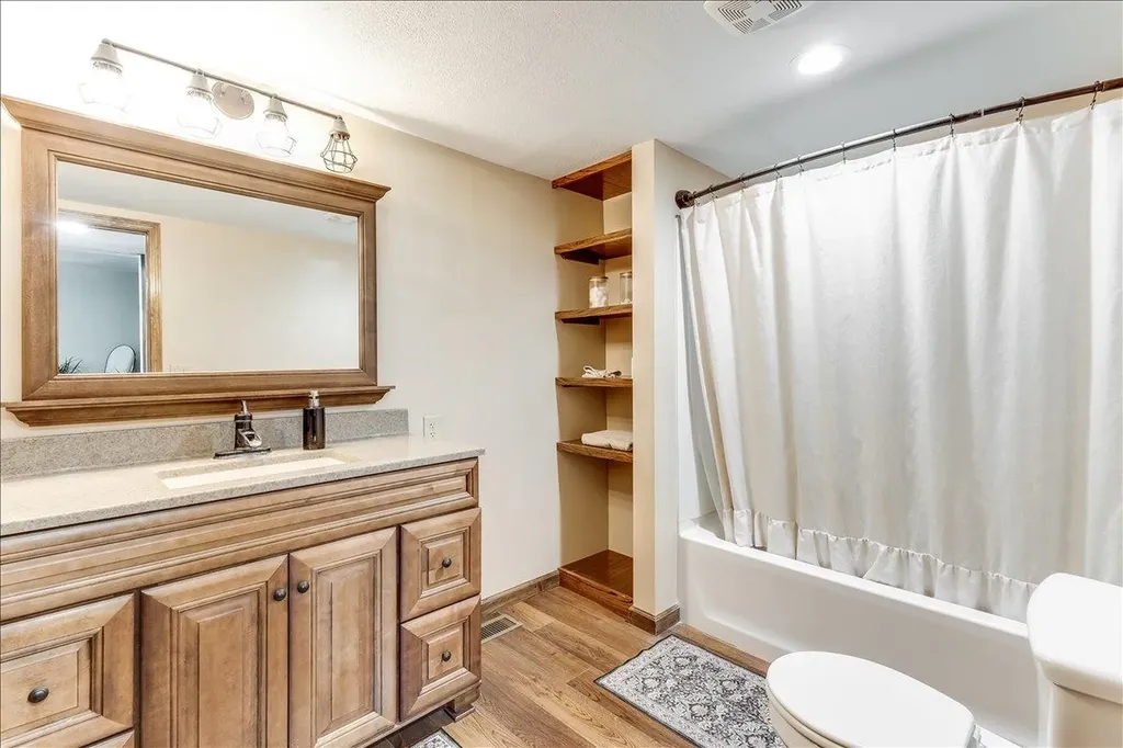 615 E 57th Street S Wichita KS 67216