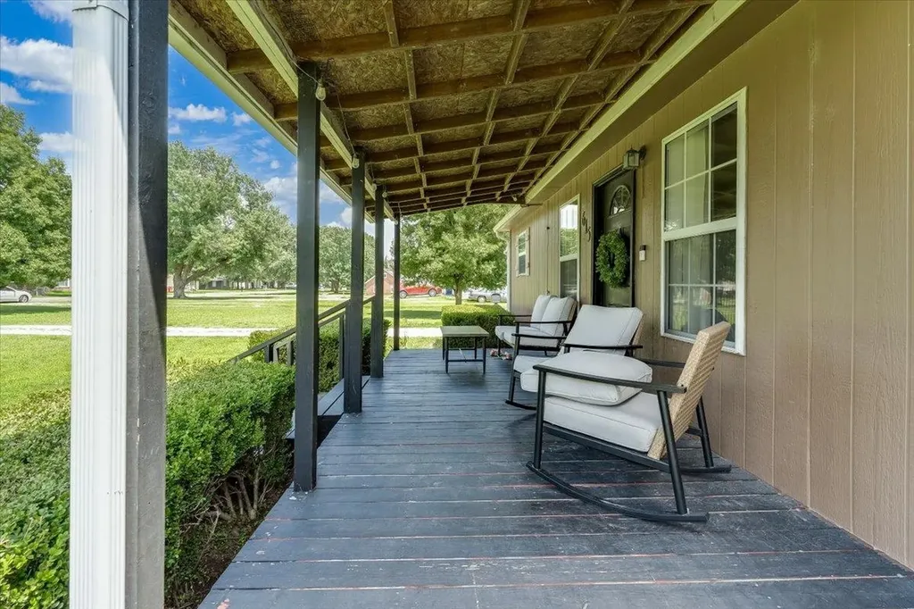 615 E 57th Street S Wichita KS 67216