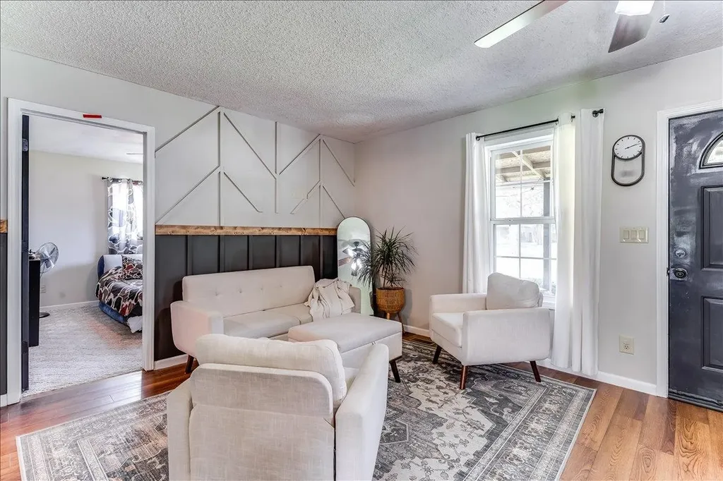 615 E 57th Street S Wichita KS 67216