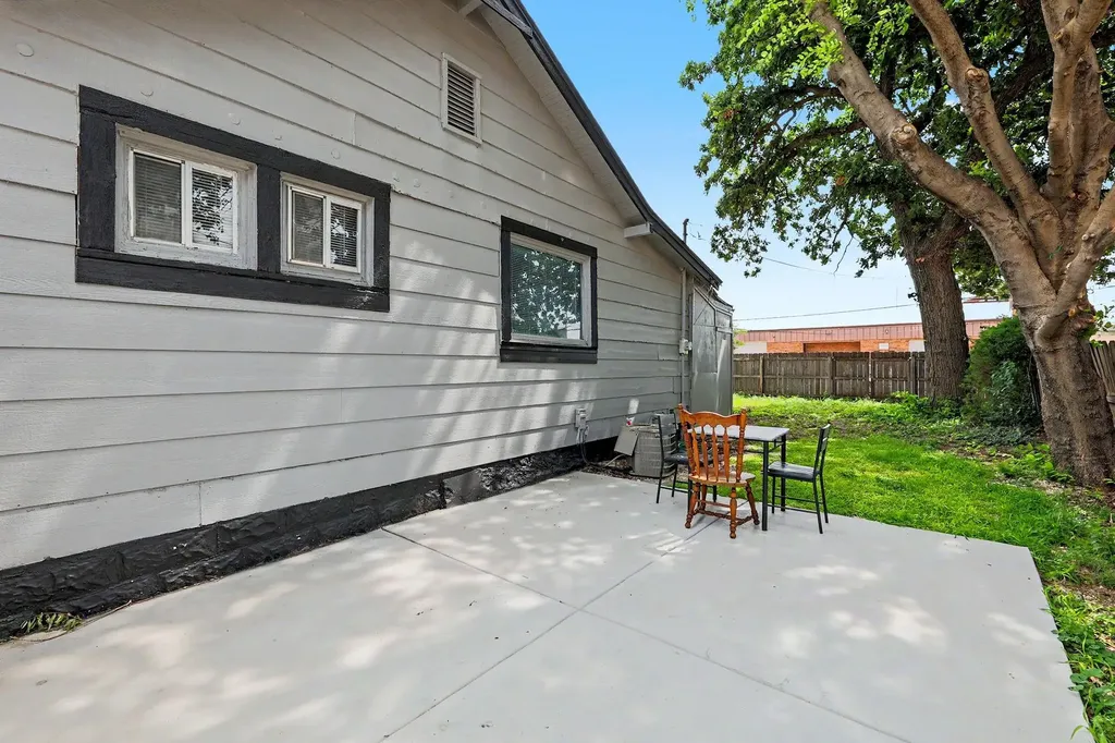 208 N Kansas Wichita KS 67214