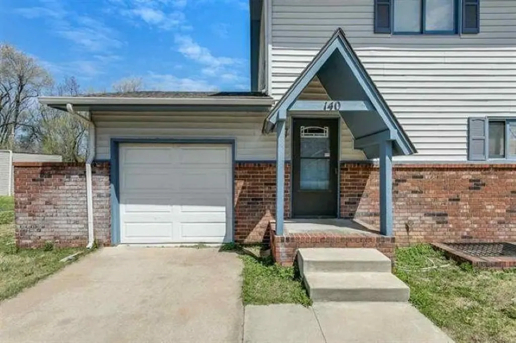 140 - 142 E Wood Avenue Clearwater KS 67026