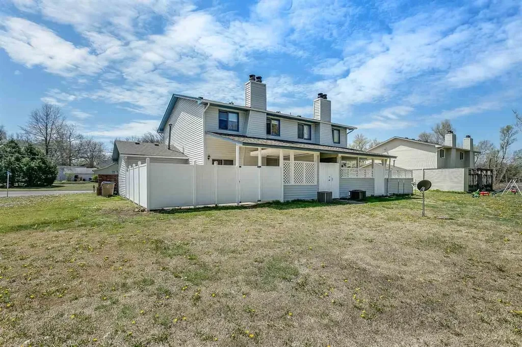 140 - 142 E Wood Avenue Clearwater KS 67026