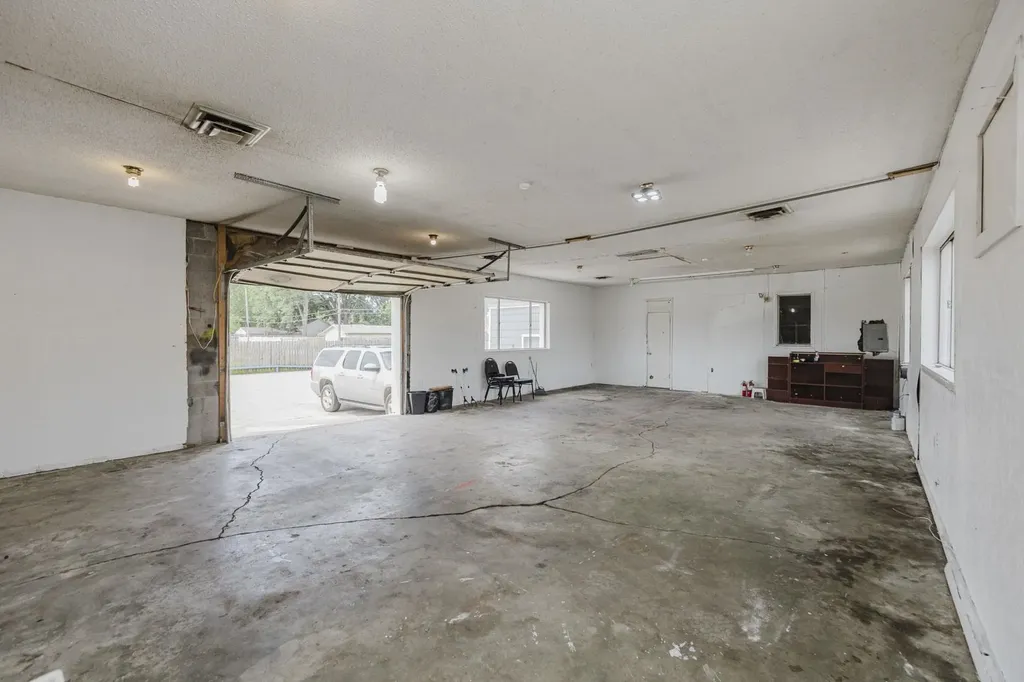 2013 S Broadway Wichita KS 67211