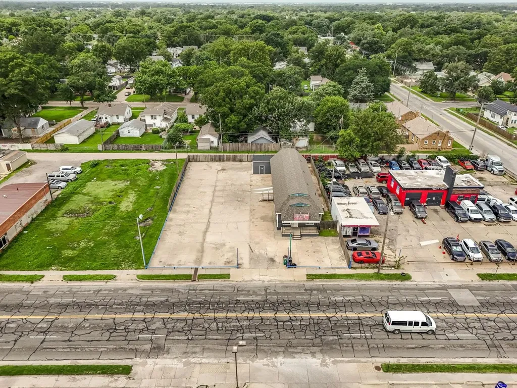 2013 S Broadway Wichita KS 67211
