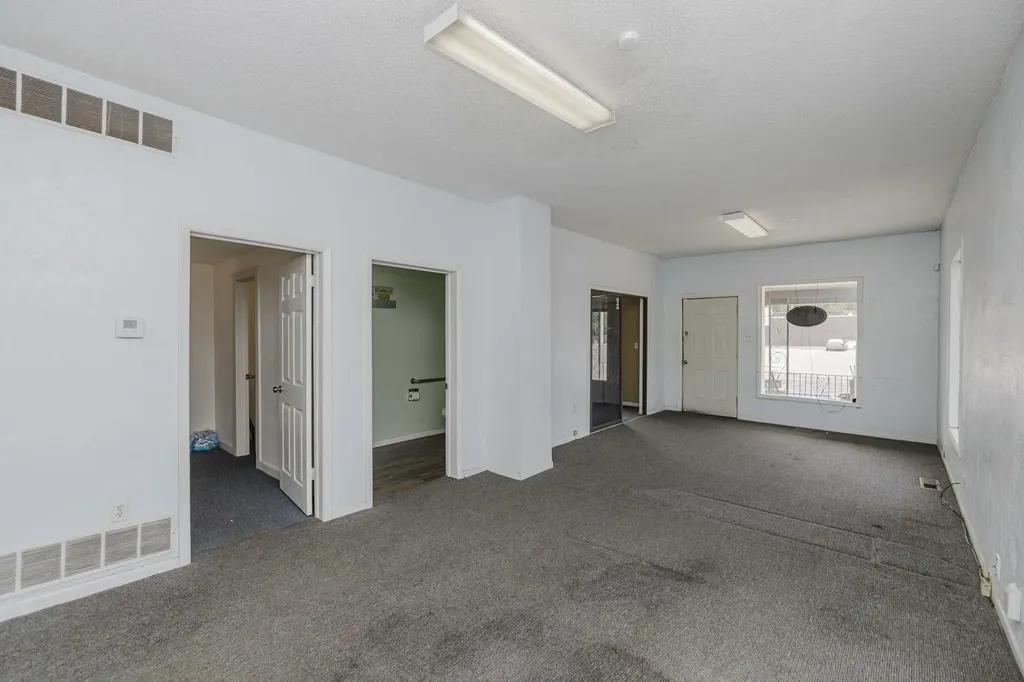2013 S Broadway Wichita KS 67211