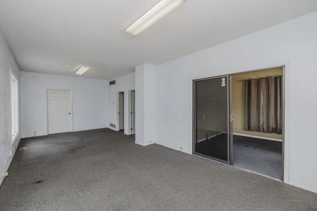 2013 S Broadway Wichita KS 67211