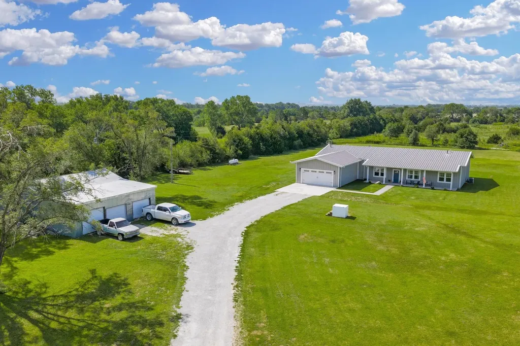 1029 E 120th Avenue N Belle Plaine KS 67013