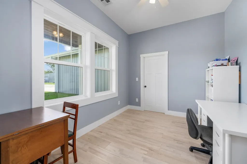 1029 E 120th Avenue N Belle Plaine KS 67013