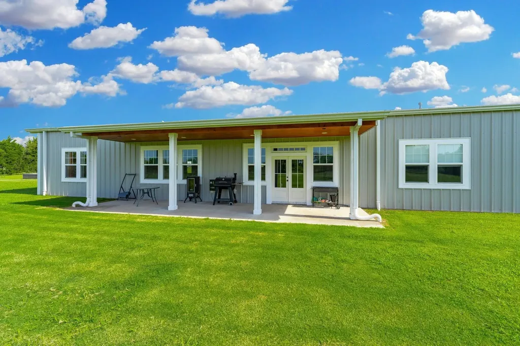 1029 E 120th Avenue N Belle Plaine KS 67013