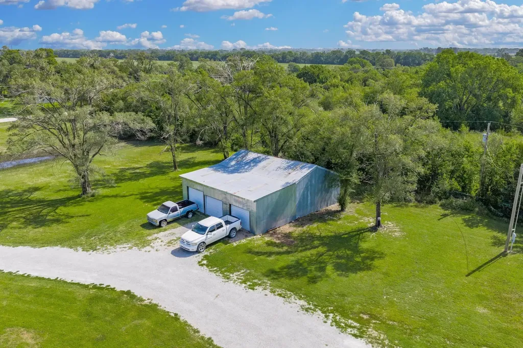 1029 E 120th Avenue N Belle Plaine KS 67013
