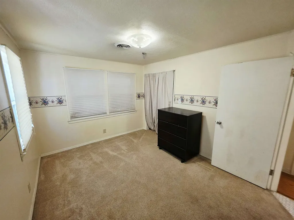 1317 N B Wellington KS 67152