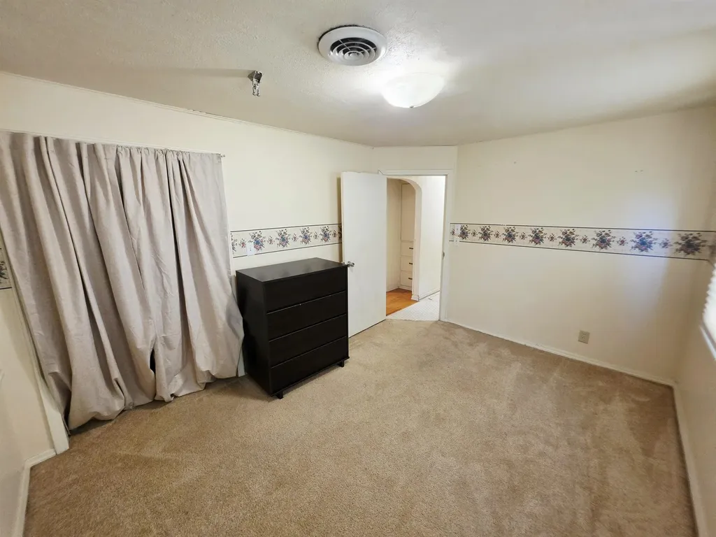 1317 N B Wellington KS 67152