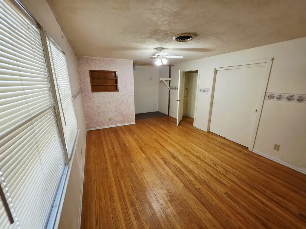 1317 N B Wellington KS 67152