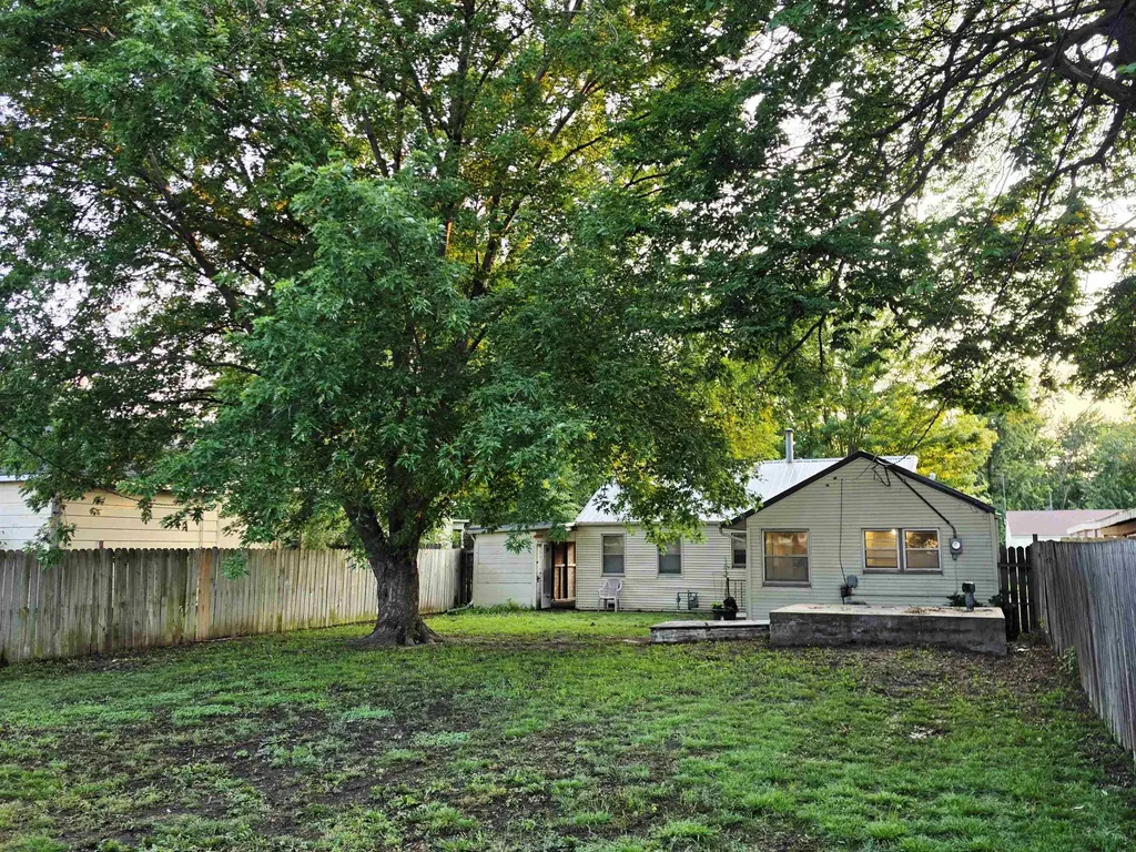 1317 N B Wellington KS 67152