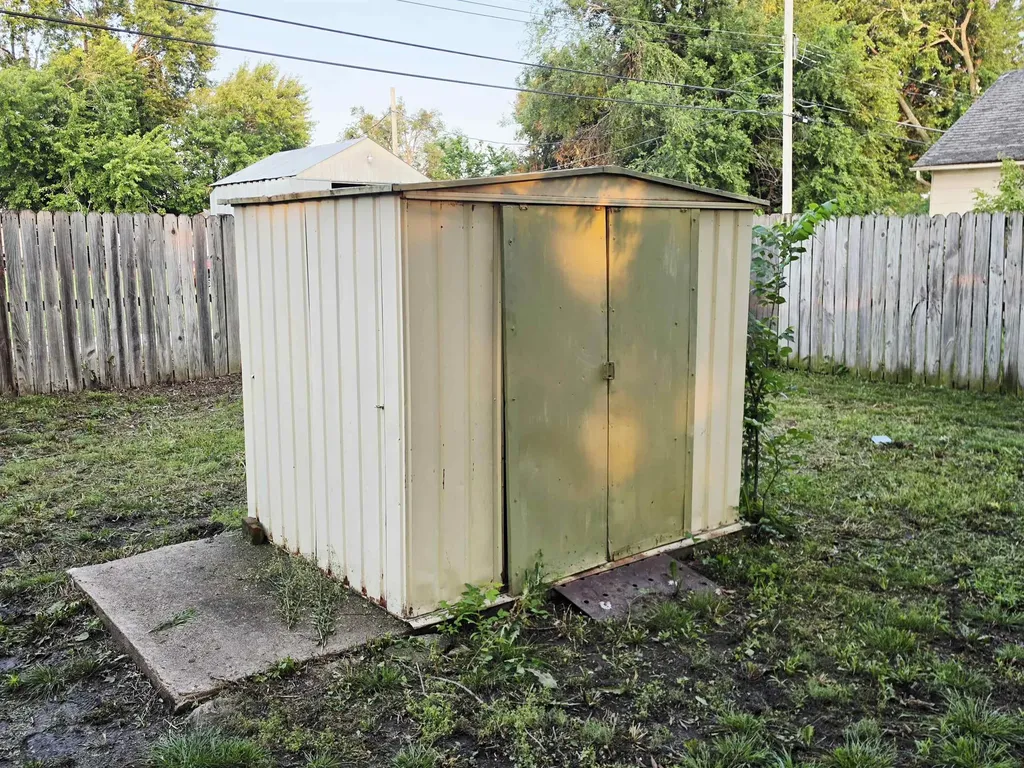 1317 N B Wellington KS 67152