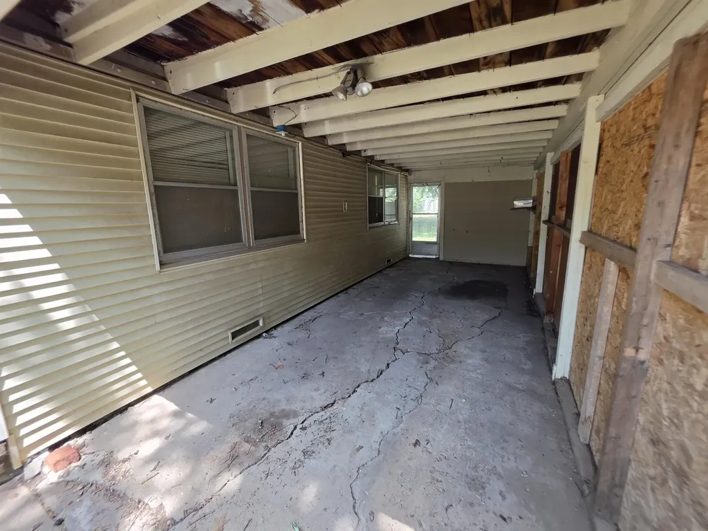 1317 N B Wellington KS 67152