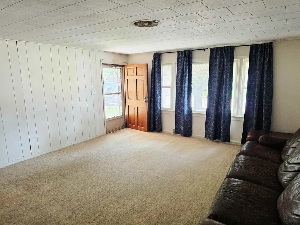 1317 N B Wellington KS 67152