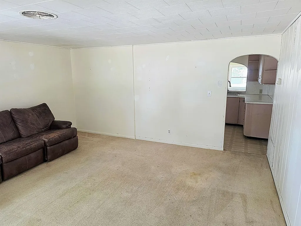 1317 N B Wellington KS 67152