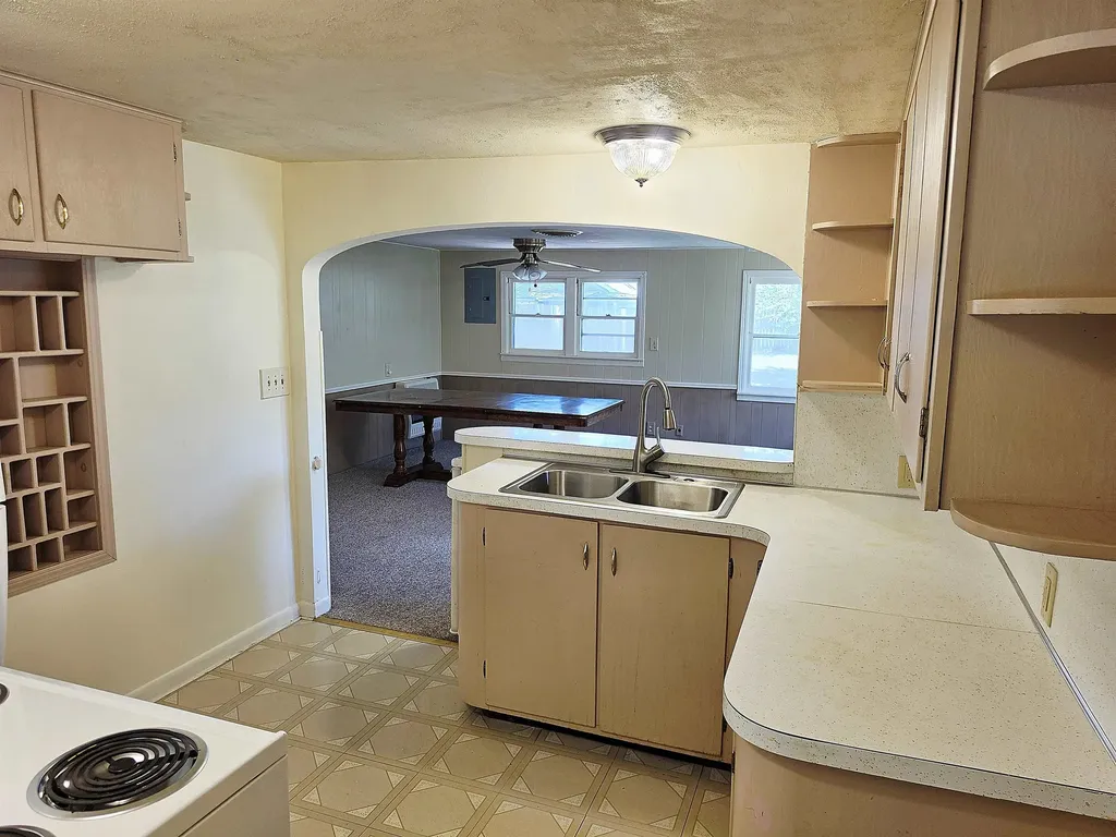 1317 N B Wellington KS 67152