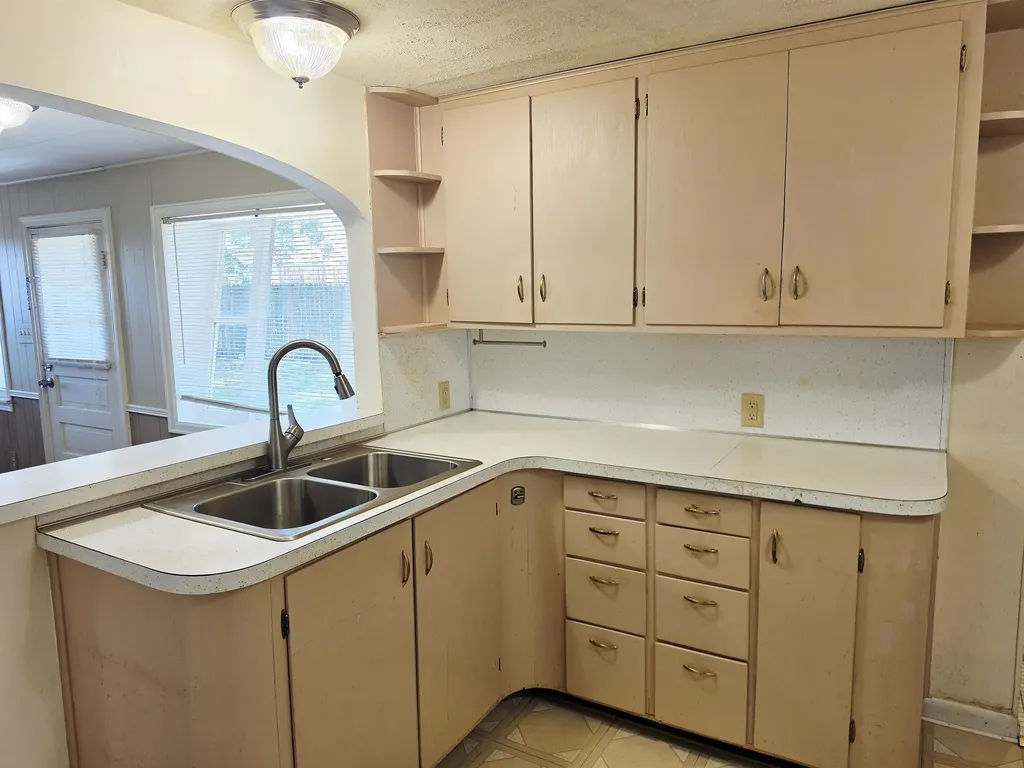 1317 N B Wellington KS 67152