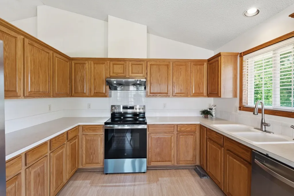 5313 Shadowridge Court Wichita KS 67220