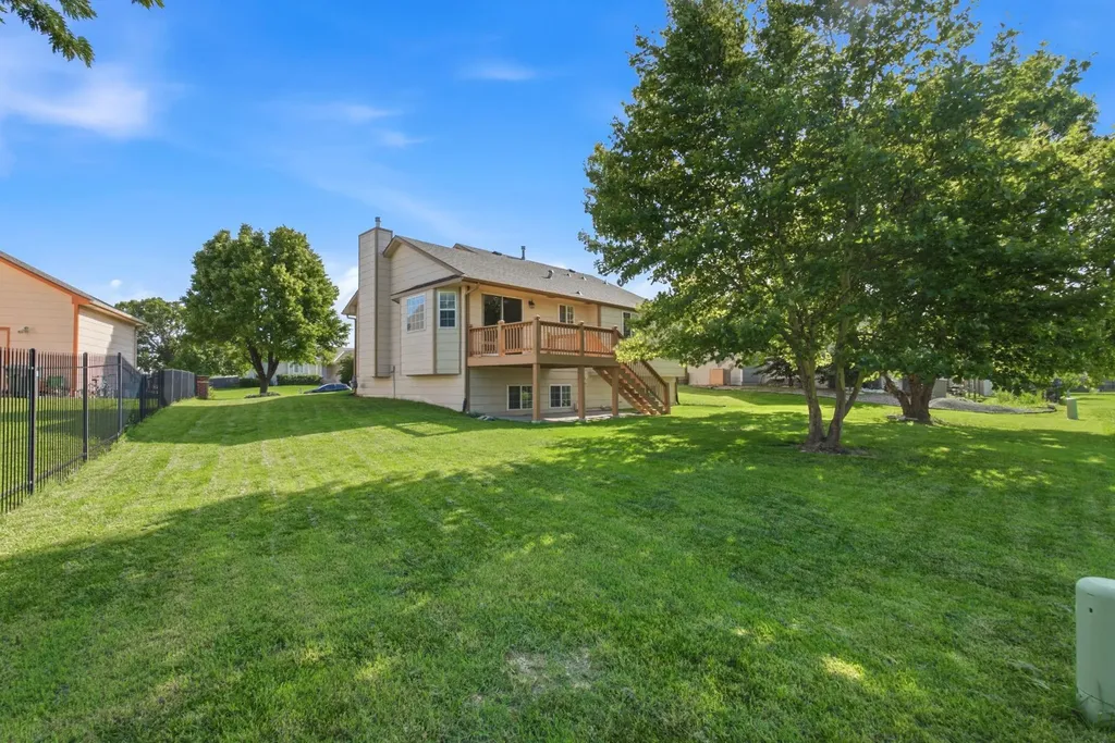 5313 Shadowridge Court Wichita KS 67220