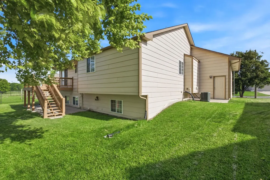 5313 Shadowridge Court Wichita KS 67220