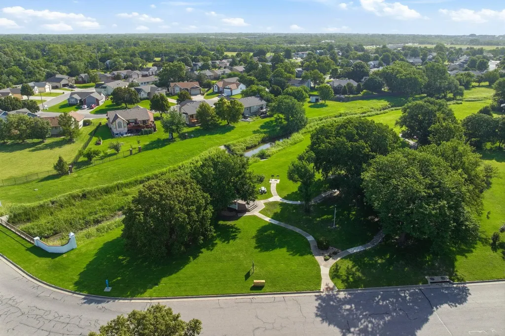 5313 Shadowridge Court Wichita KS 67220