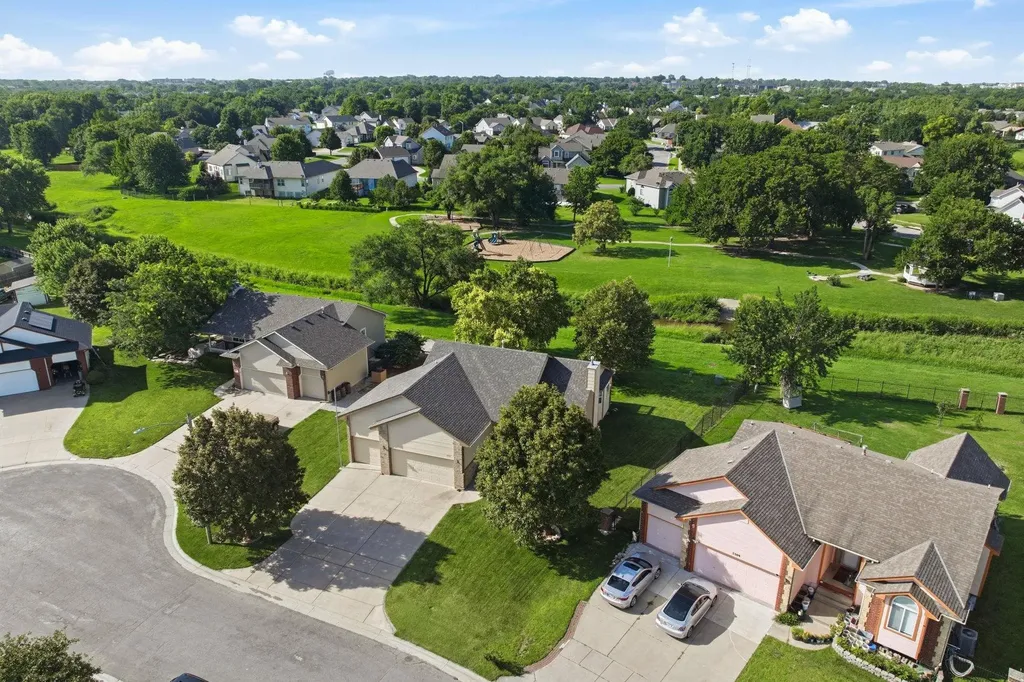 5313 Shadowridge Court Wichita KS 67220
