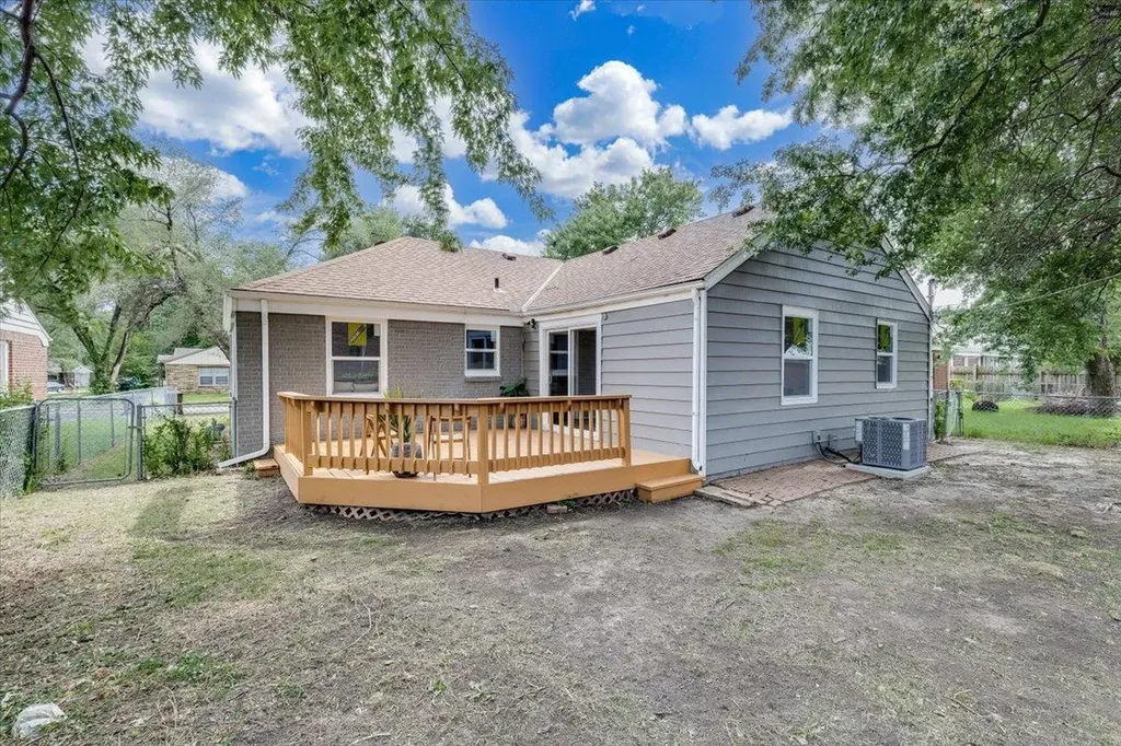6724 E Orme Wichita KS 67207