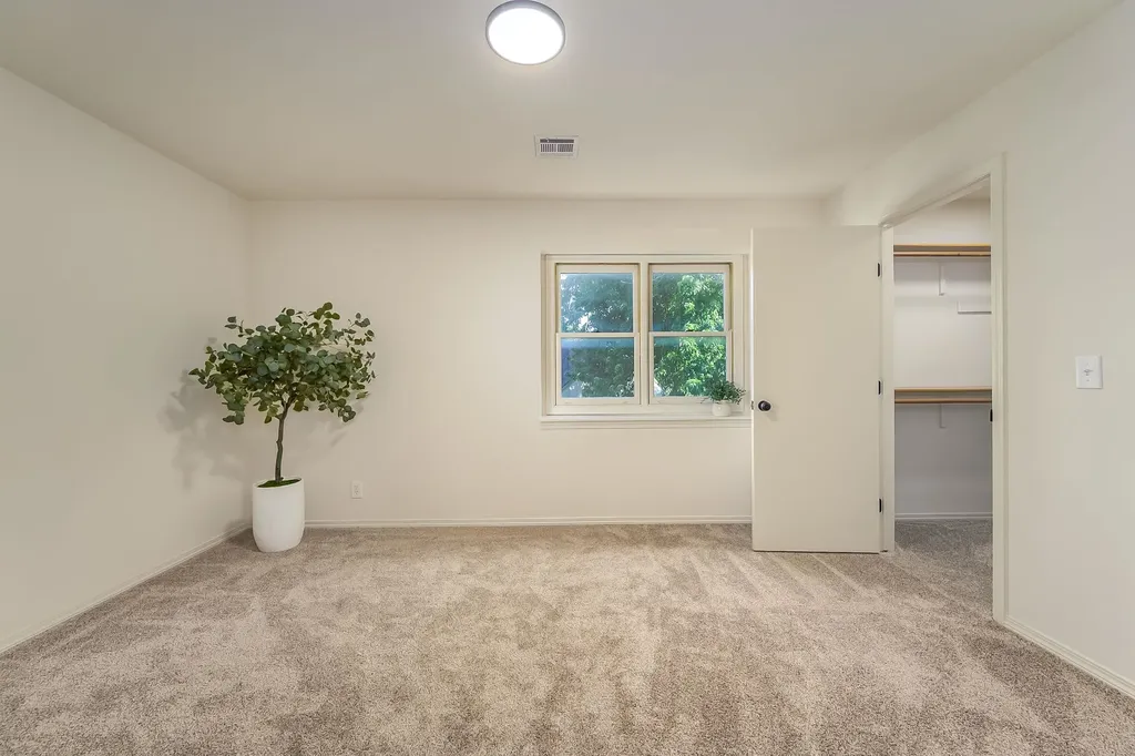 2337 S Linden Circle Wichita KS 67207