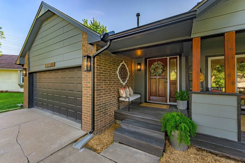2337 S Linden Circle Wichita KS 67207