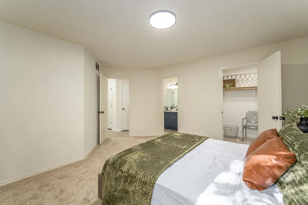 2337 S Linden Circle Wichita KS 67207
