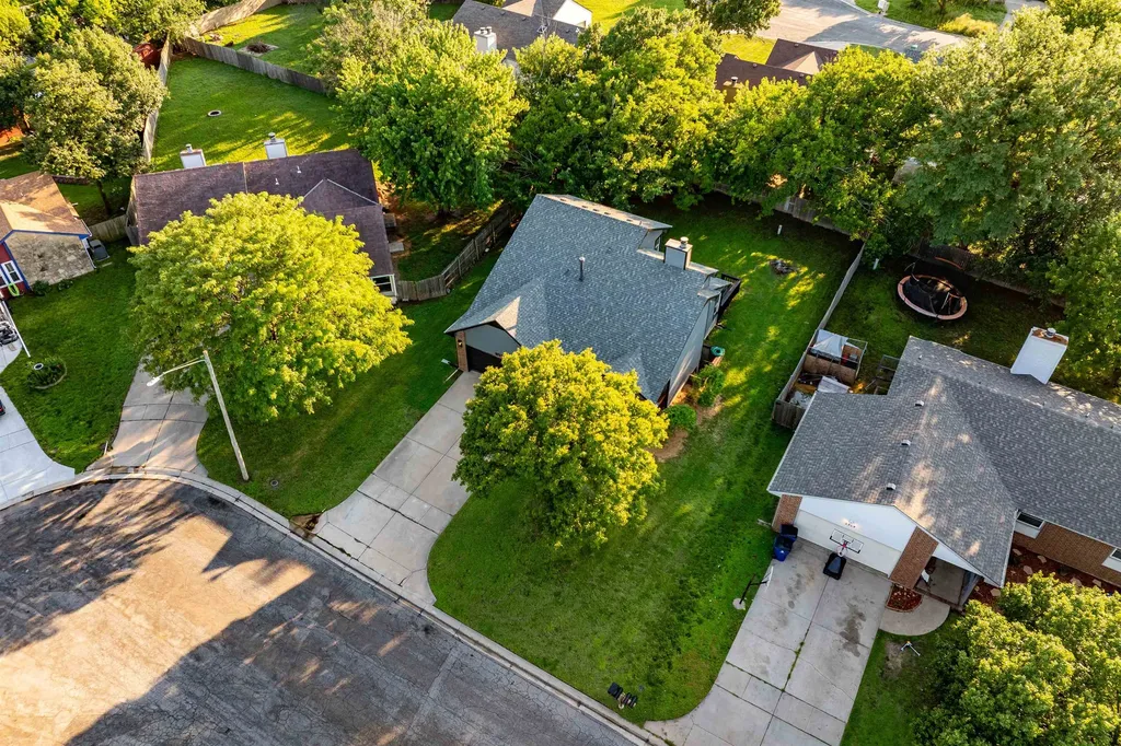 2337 S Linden Circle Wichita KS 67207