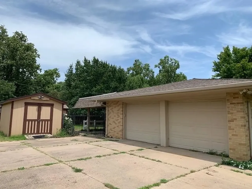 400 Normandy Newton KS 67114